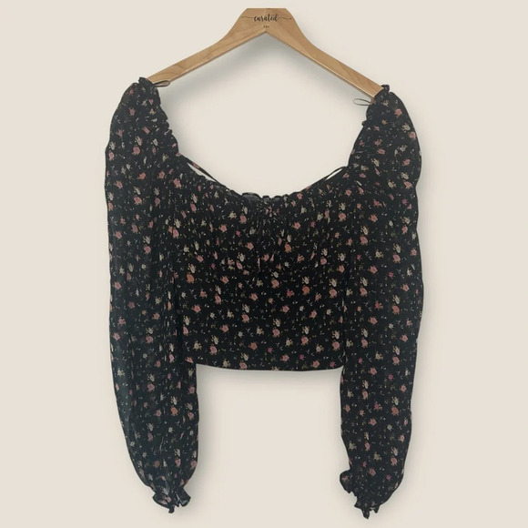 WAYF | NWT Ditsy Long Sleeve Crop Top | Size M | Black Floral - Picture 4 of 12